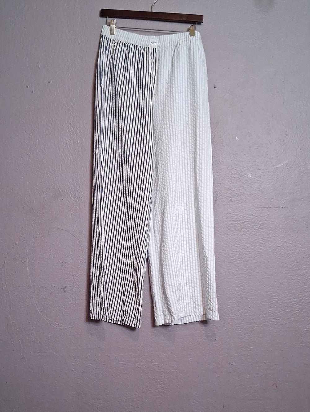 NYC Contrast Wide-Leg Paneled Pants in Blue & White